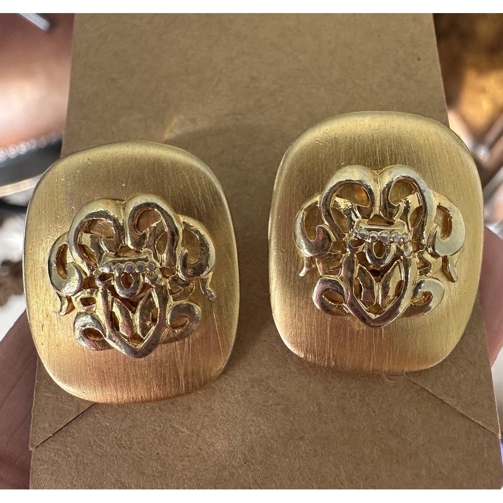 VTG Statement Crown Earrings 1 Inch Gold Tone Metal Clips Classic Retro Y2K 90s‎